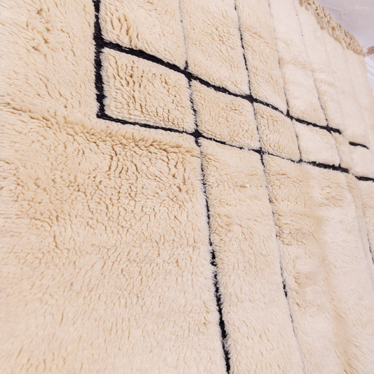 Handwoven Moroccan Wool Rug – Mrirt Berber Carpet – Modern Abstract Minimalist Design – Luxurious & Soft Handmade Area Rug