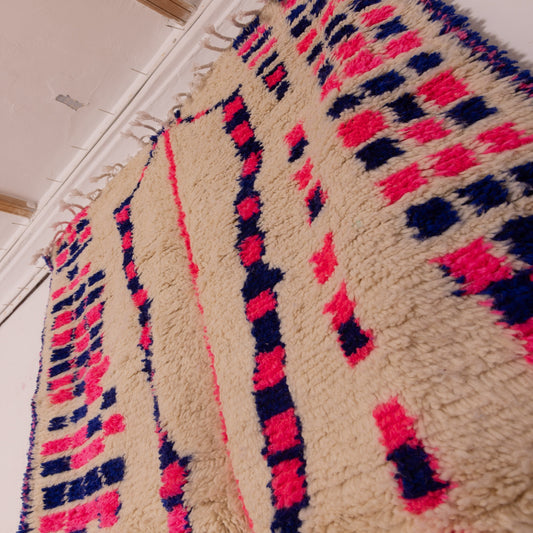 Colorful Modern Azilal Rug - Abstract Berber Handwoven Carpet - 80% Wool 20% Cotton - Hot Pink & Navy Tribal Art Rug - Moroccan Wall Decor