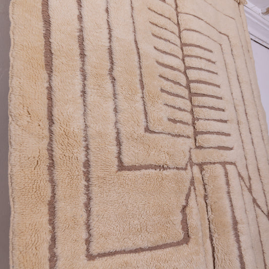 Handwoven Moroccan Wool Rug – Modern Geometric Line Pattern on Cream Background