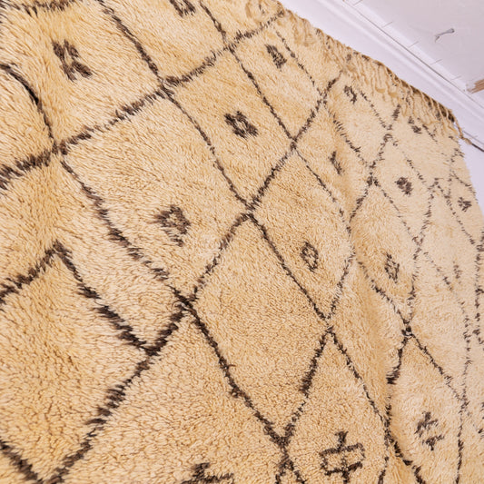 Vintage Moroccan Beni Ourain Rug - Handwoven Wool Carpet with Diamond Motifs