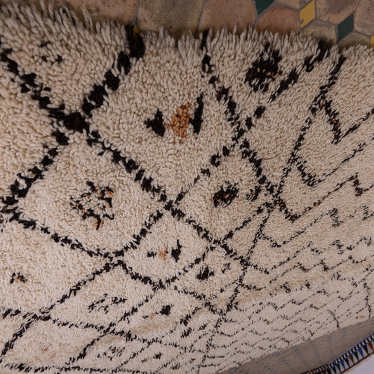 Handwoven Vintage Moroccan Berber Rug – Unique Wool Carpet with Tribal & Geometric Patterns