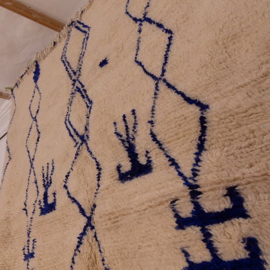 Azilal Rug with Tribal Motif - Handwoven Moroccan Wool & Cotton Carpet - Geometric Berber Design - Boho Minimalist Decor