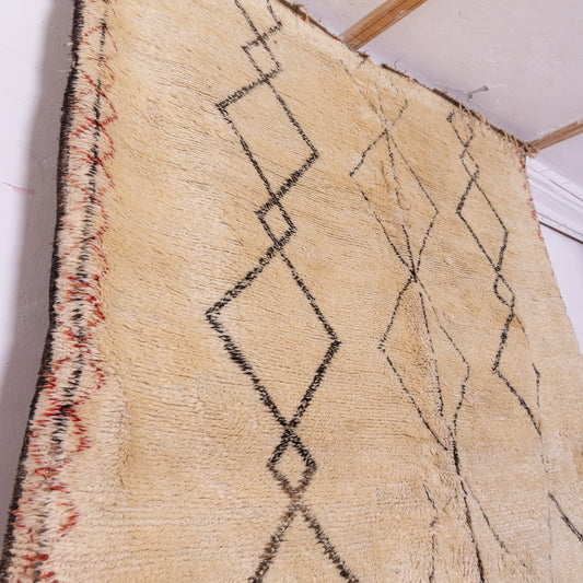 Vintage Moroccan Berber Rug – Handwoven Wool with Minimalist Diamond Design