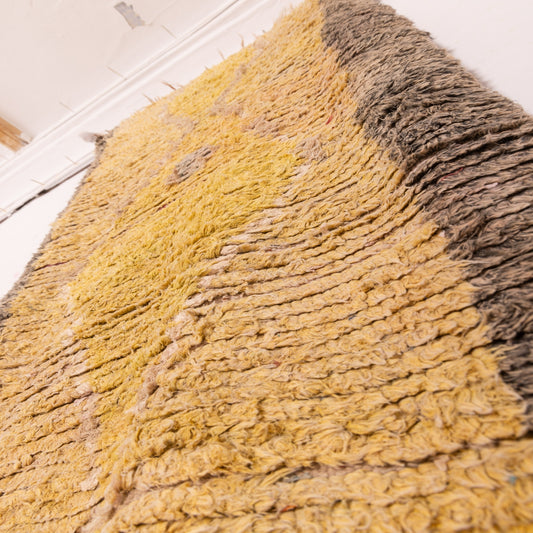 Minimalist Moroccan Corridor Runner Rug - Vintage Handwoven Yellow Wool Rug with Red Accents - Berber Diamond Hallway Carpet