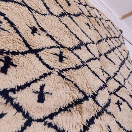 Crossed Paths” – Vintage azilale Rug with Tribal Cross Motifs