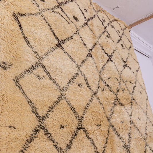 Vintage Beni Ourain Rug – Authentic Moroccan Wool Carpet – Handwoven Berber Rug – Geometric Diamond Design – Soft & Plush Boho Area Rug