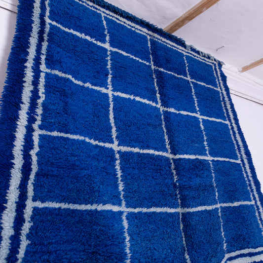 Vintage Moroccan Berber Rug – Handwoven Wool from Moyen Atlas – Deep Blue Grid Pattern – Authentic Beni Mguild Carpet – Bohemian & Modern Home Decor