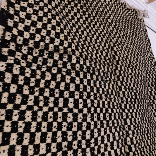 Handwoven Taznakht Moroccan Rug – 100% Wool Black & Beige Checkerboard Carpet – Authentic Berber Craftsmanship – Geometric Minimalist Design