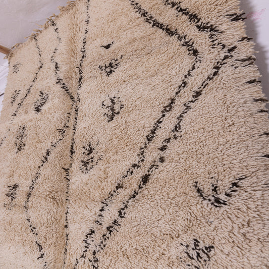 Handmade Beni Ourain Rug – Authentic Moroccan Wool Carpet – Geometric Berber Design – Minimalist & Boho Home Decor – Soft & Plush Area Rug