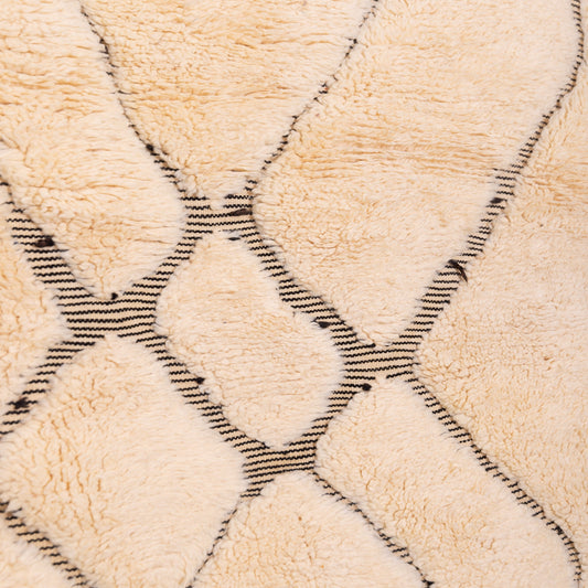 Handmade Moroccan Mrirt Rug – 100% Wool Berber Carpet – Beige & Black Geometric Design – Soft & Luxurious Boho Area Rug