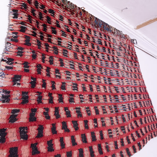 Vintage Bjaad Moroccan Rug – Handwoven Wool Carpet with Classic Red & Black Berber Checkered Design – Unique Bohemian Decor Piece