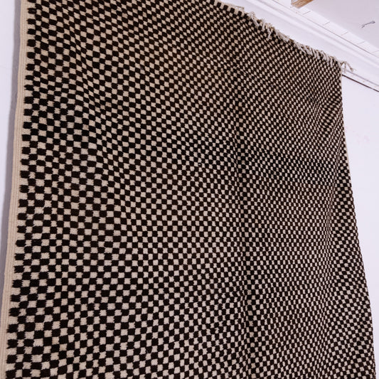 Handwoven Taznakht Moroccan Rug – Black & Beige Checkerboard Wool Blend Carpet – 70% Wool, 30% Cotton – Authentic Berber Rug for Modern & Boho Homes