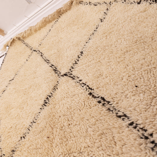 Minimalist Beni Ourain Moroccan Rug - Handwoven Wool Area Rug - Cream with Black Diamond Pattern - Authentic Berber Carpet - 100% Wool
