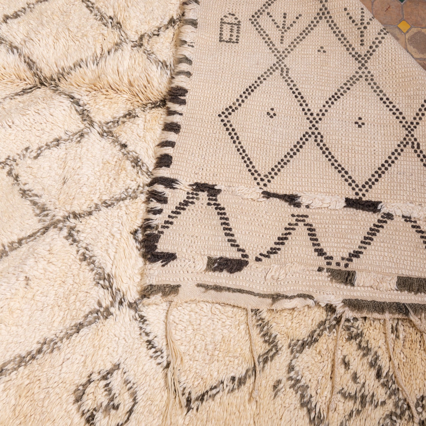 Vintage Beni Ourain Rug – Authentic Moroccan Wool Carpet – Handwoven Berber Rug – Geometric Diamond Design – Soft & Plush Boho Area Rug ; 13,12 ft / 6,07 ft