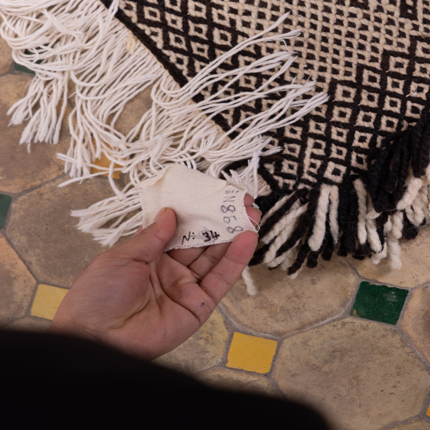 Handwoven Moroccan Akhnif Rug – Timeless Berber Diamond Motif ; 5,91 ft / 3,44 ft