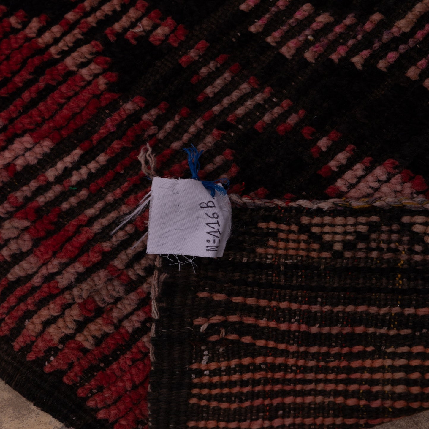 Vintage Moroccan Zemmour Rug – Handwoven Berber Wool Carpet – Black & Red Geometric Tribal Rug