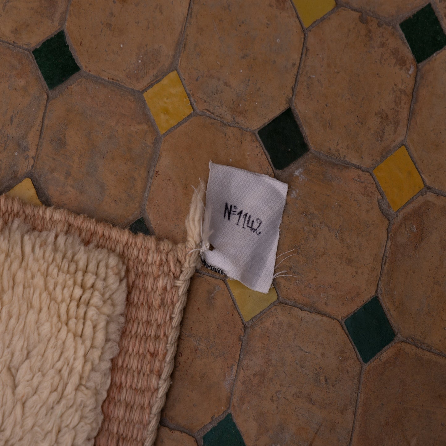 Handmade Mrirt Rug – 100% Wool Moroccan Berber Carpet – Cream & Beige Geometric Triangle Wool Rug – Luxury Minimalist & Modern Home Decor