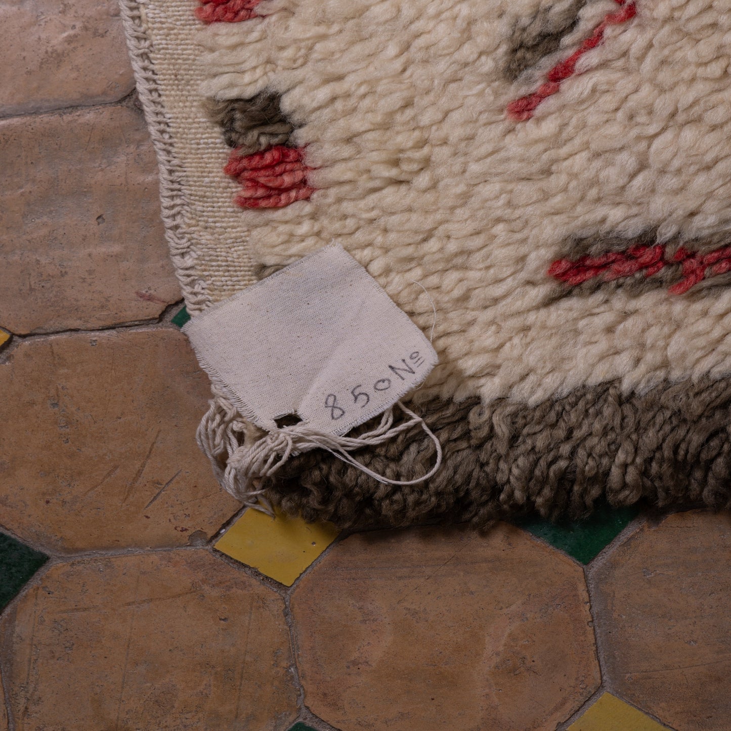 Vintage Moroccan Berber Rug – Handwoven Wool Carpet with Red & Black Tribal Diamonds ; 10,66 ft / 5,91 ft