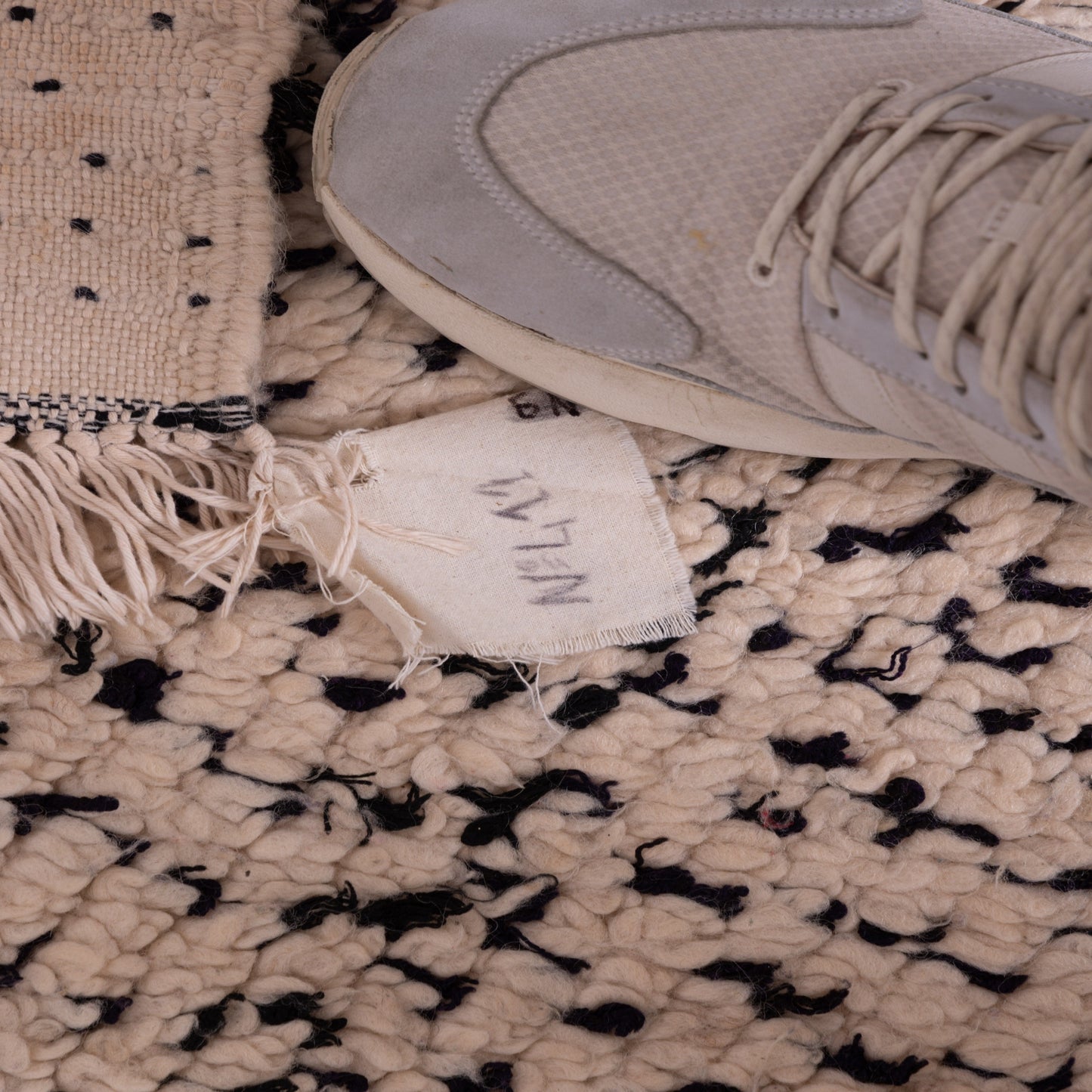 Desert Haze” – Minimalist Beni Ourain Rug with Micro-Dot Motif