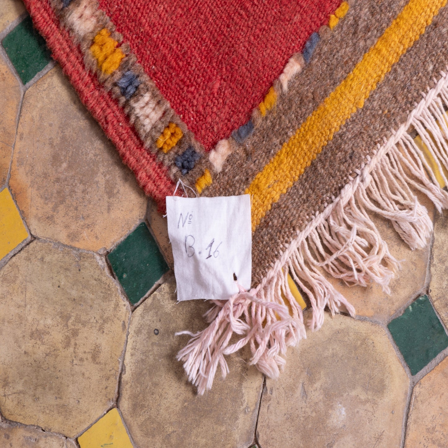 Handwoven Akhnif Moroccan Rug – Bold Red Berber Tapestry with Intricate Symbols ; 4,59 ft / 3,44 ft