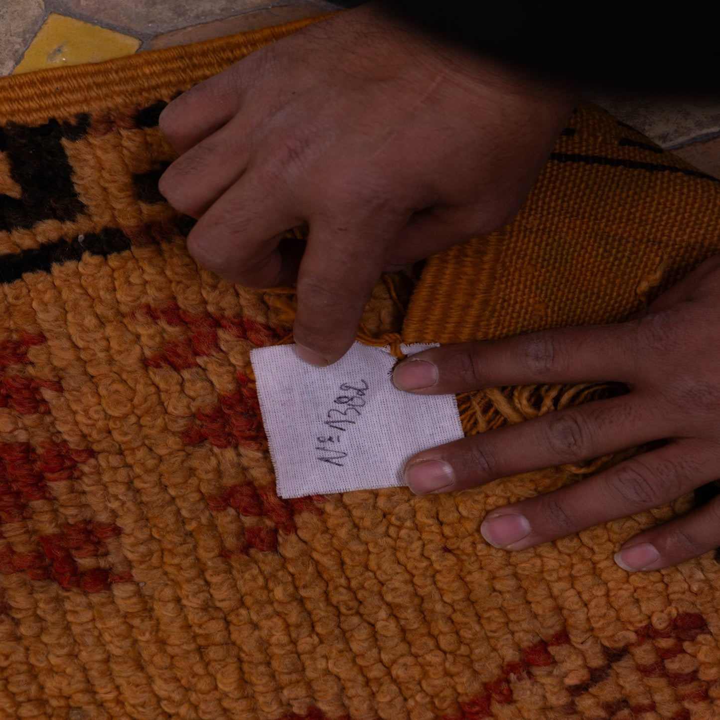 Handwoven Taznakht Moroccan Rug – 100% Wool Berber Carpet – Saffron & Terracotta Tribal Design – Authentic High Atlas Decor ; 8,69 ft / 4,27 ft