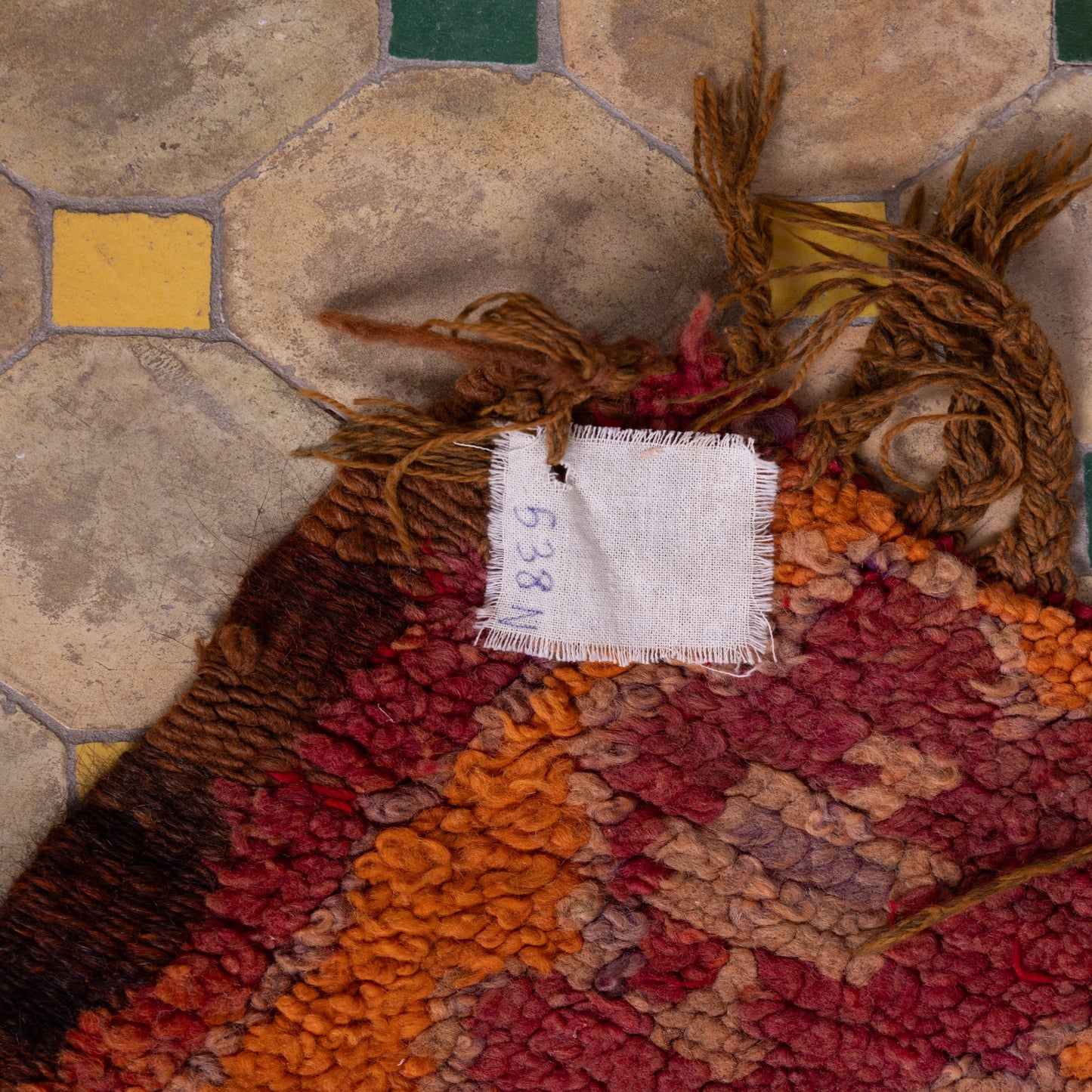 Vintage Moroccan Rehamna Rug – Handwoven Berber Wool Carpet with Geometric Medallion ; 8,20 ft / 4,92 ft