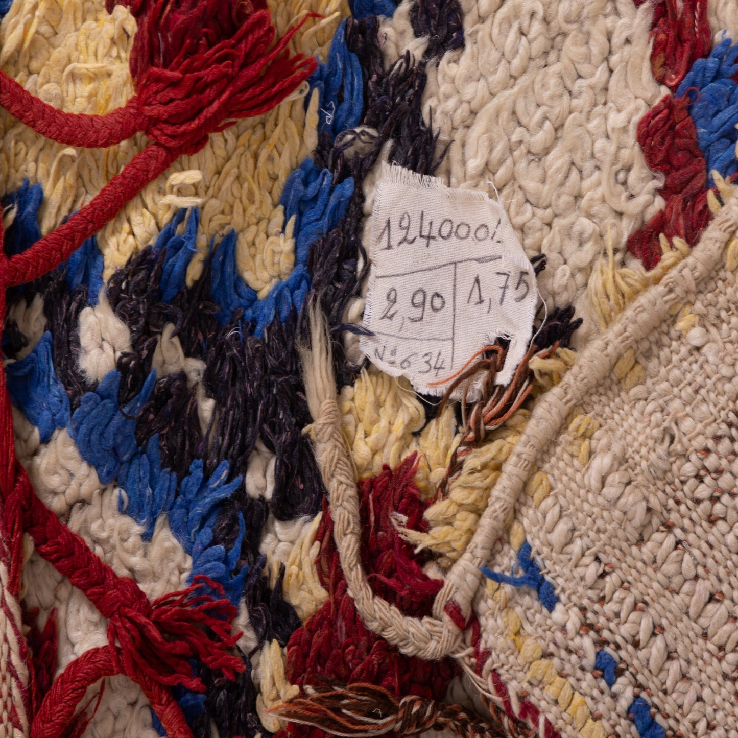 Mountain Echo” – Vintage Azilal Rug with Bold Diamond Motifs