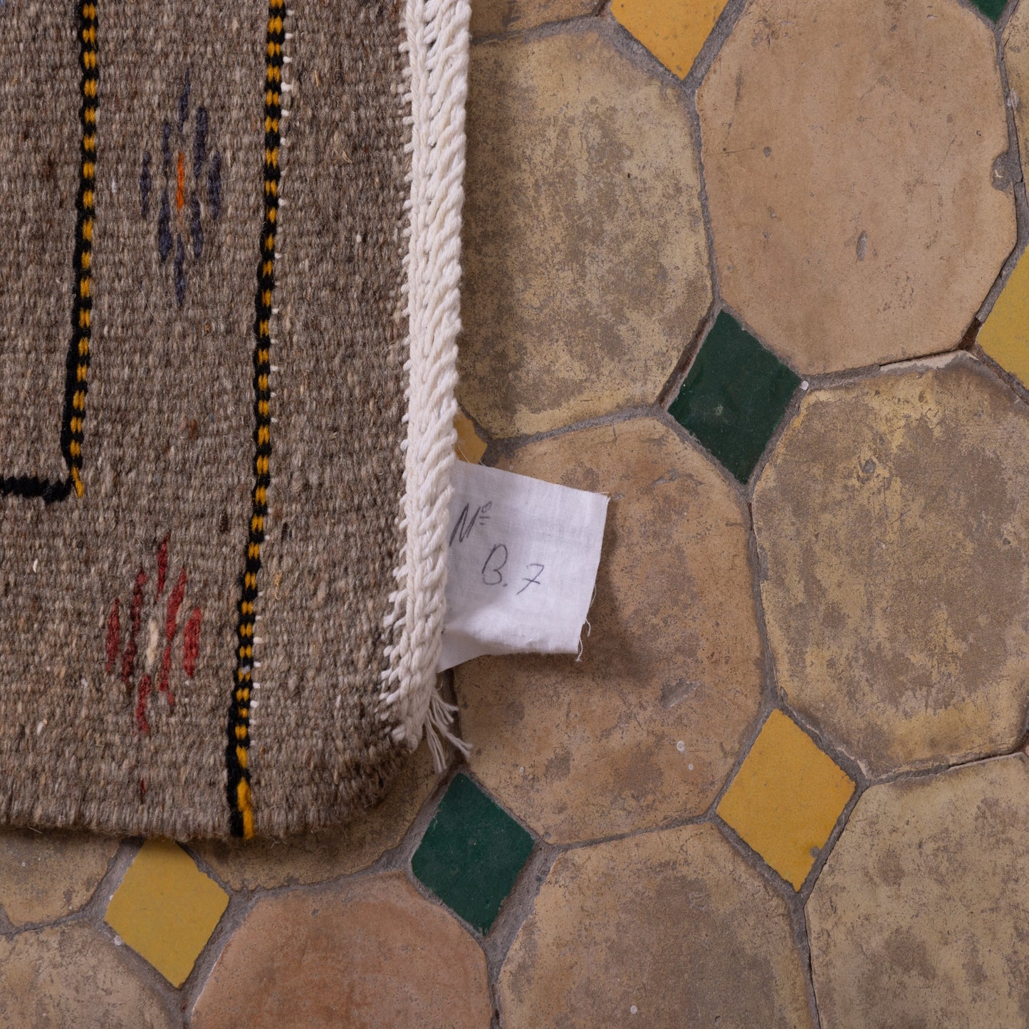 Handwoven Moroccan Akhnif Rug – Earthy Beige & Berber Symbolism Wool & Cotton Carpet