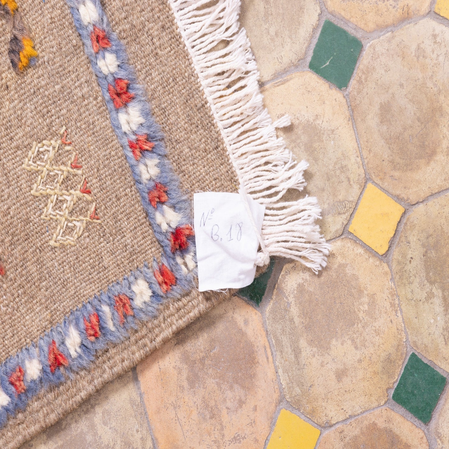 Handwoven Moroccan Akhnif Rug – Wool & Cotton Berber Tapestry ; 5,25 ft / 3,61 ft