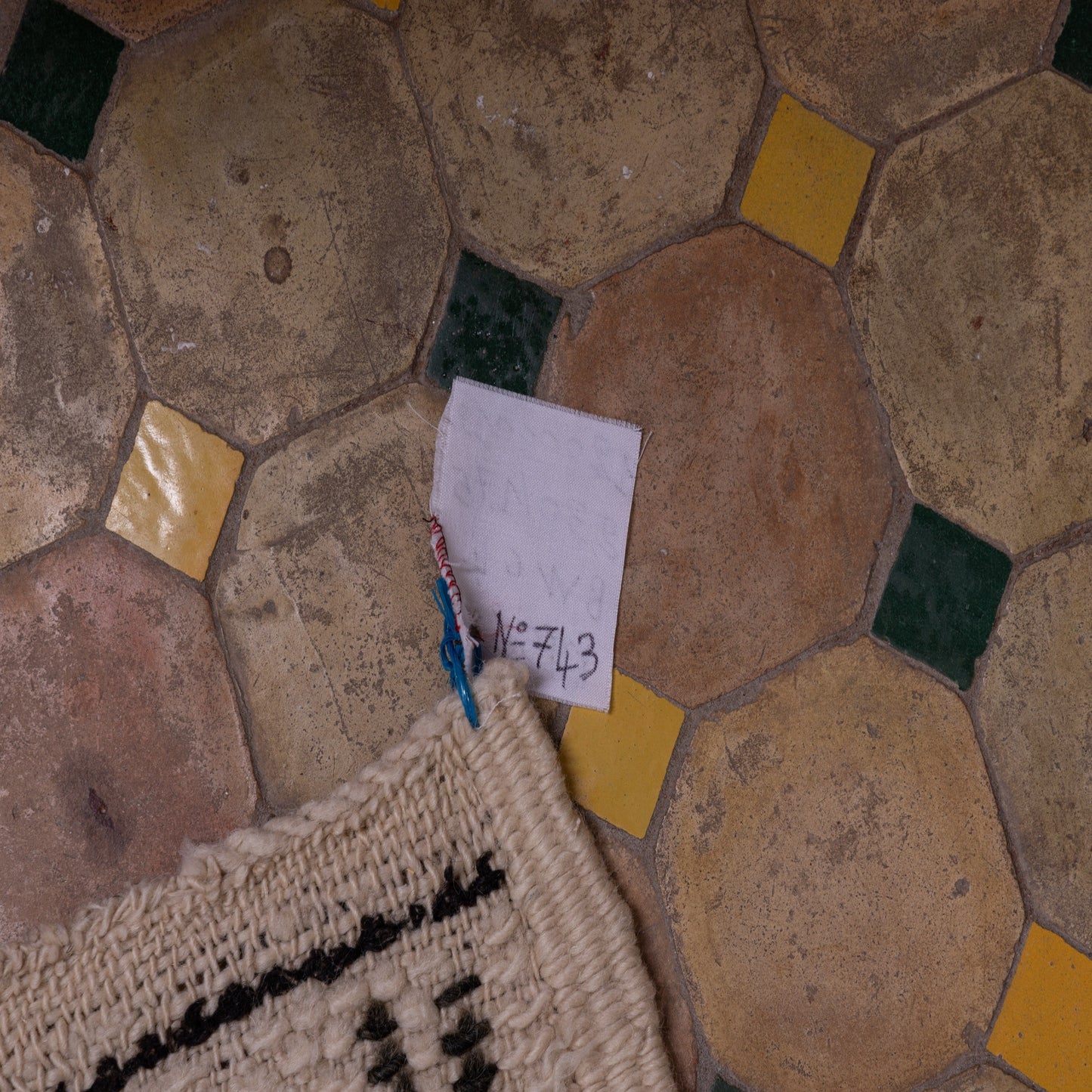 Handwoven Moroccan Beni Ourain Rug – Authentic Wool Berber Carpet – Geometric Diamond Design – Minimalist & Boho Home Decor ; 7,55 ft / 5,74 ft