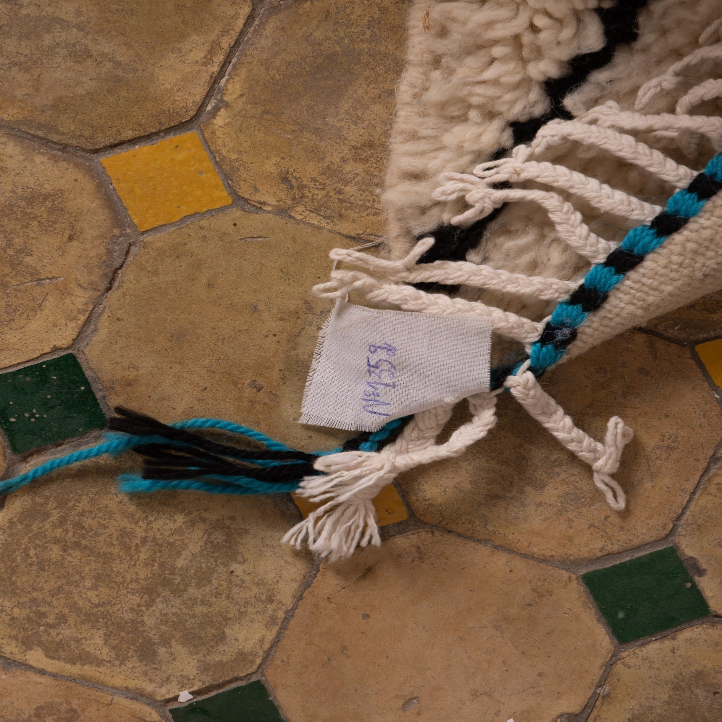 Neutral Azilal Rug - Black Diamond Tribal Design - Handwoven Moroccan Wool & Cotton Small Carpet