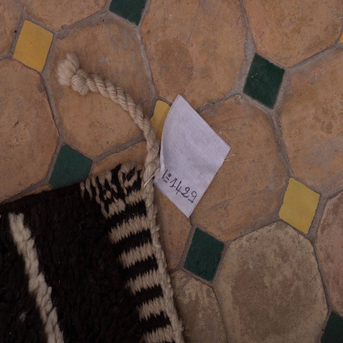 Handmade Mrirt Rug – 100% Wool Moroccan Berber Carpet – Cream & Black Abstract Geometric Wool Rug – Luxury Boho & Minimalist Home Decor