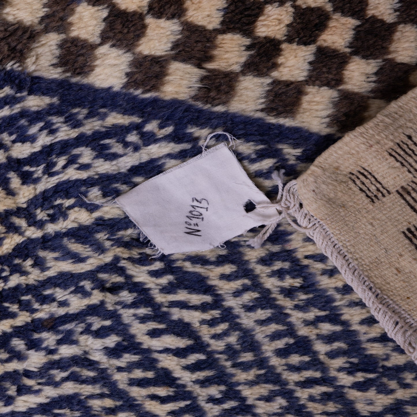 Handwoven Taznakht Moroccan Rug – 100% Wool Black & Blue Geometric Carpet – Authentic Berber Craftsmanship – High Atlas Artisan Weaving ; 8,86 ft / 5,09 ft