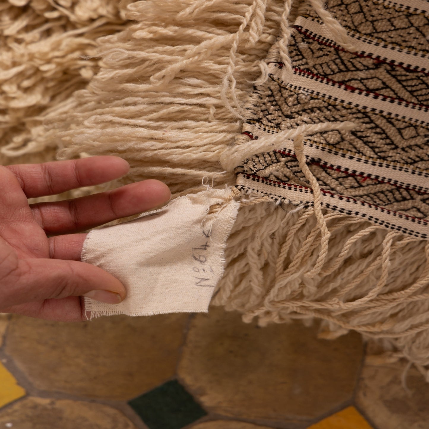 Authentic Vintage Moroccan Handira Rug | Beige Berber Striped Wool Blanket | Handwoven Bohemian Textile ;  10,99 ft / 6,23 ft