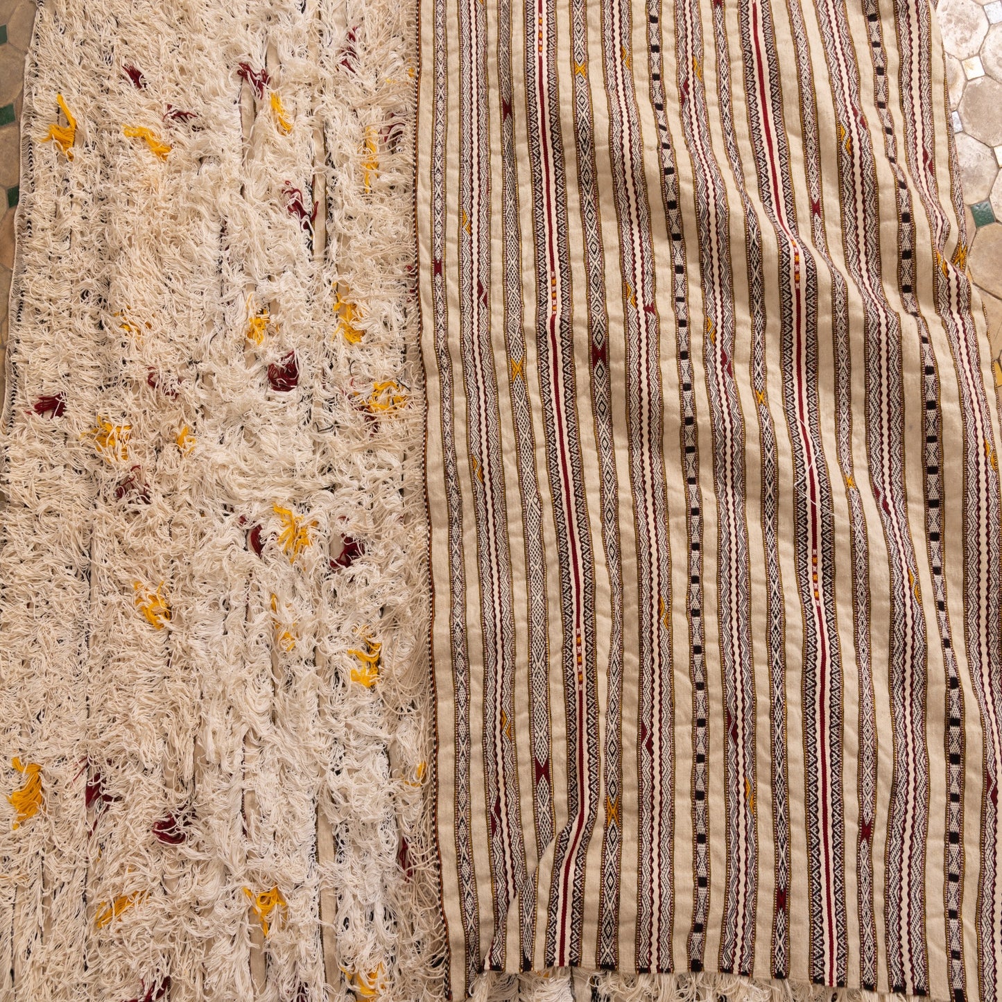 Handwoven Vintage Moroccan Handira Rug | Traditional Berber Wool Blanket | Neutral Striped Bohemian Rug | Unique Moroccan Wedding Blanket ; 8,86 ft / 5,25 ft