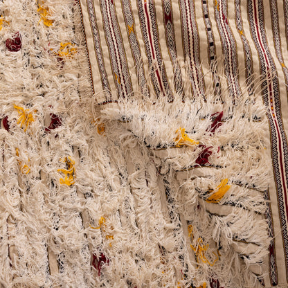 Handwoven Vintage Moroccan Handira Rug | Traditional Berber Wool Blanket | Neutral Striped Bohemian Rug | Unique Moroccan Wedding Blanket ; 8,86 ft / 5,25 ft