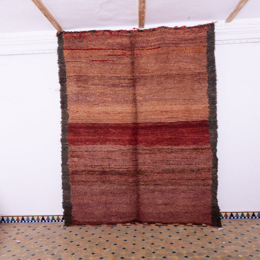 Vintage Moroccan Berber Rug – Handwoven Wool from Moyen Atlas – Warm Brown, Red & Black Accents – Authentic Beni Mguild Carpet – Bohemian & Rustic Decor