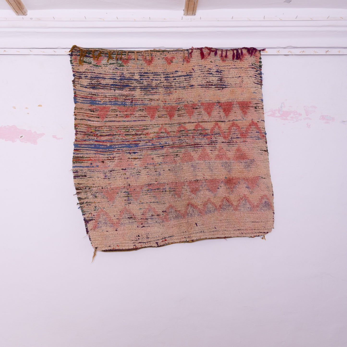 Vintage Moroccan Berber Rug – Handwoven Wool Carpet – Subtle Tribal Zigzag Pattern