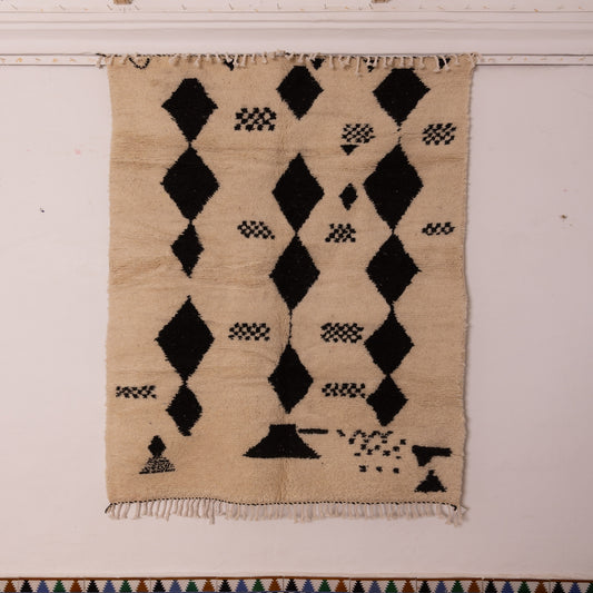 Modern Azilal Rug – Handwoven Black Diamond Moroccan Carpet - Minimalist Berber Design - 80% Wool 20% Cotton - Contemporary Wall or Floor Accent