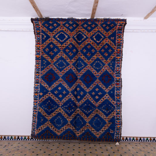 Vintage Moroccan Berber Rug – Handwoven Wool from Moyen Atlas – Deep Blue Diamond Tribal Design – Authentic Beni Mguild Carpet – Bohemian & Ethnic Home Decor
