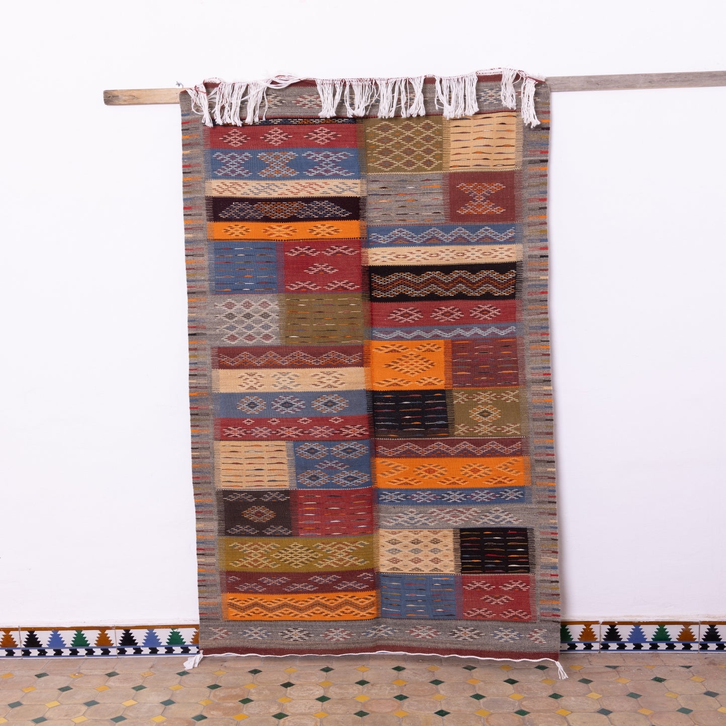 Handwoven Moroccan Akhnif Rug – Patchwork Bohemian Beauty ; 6,89 ft / 3,28 ft
