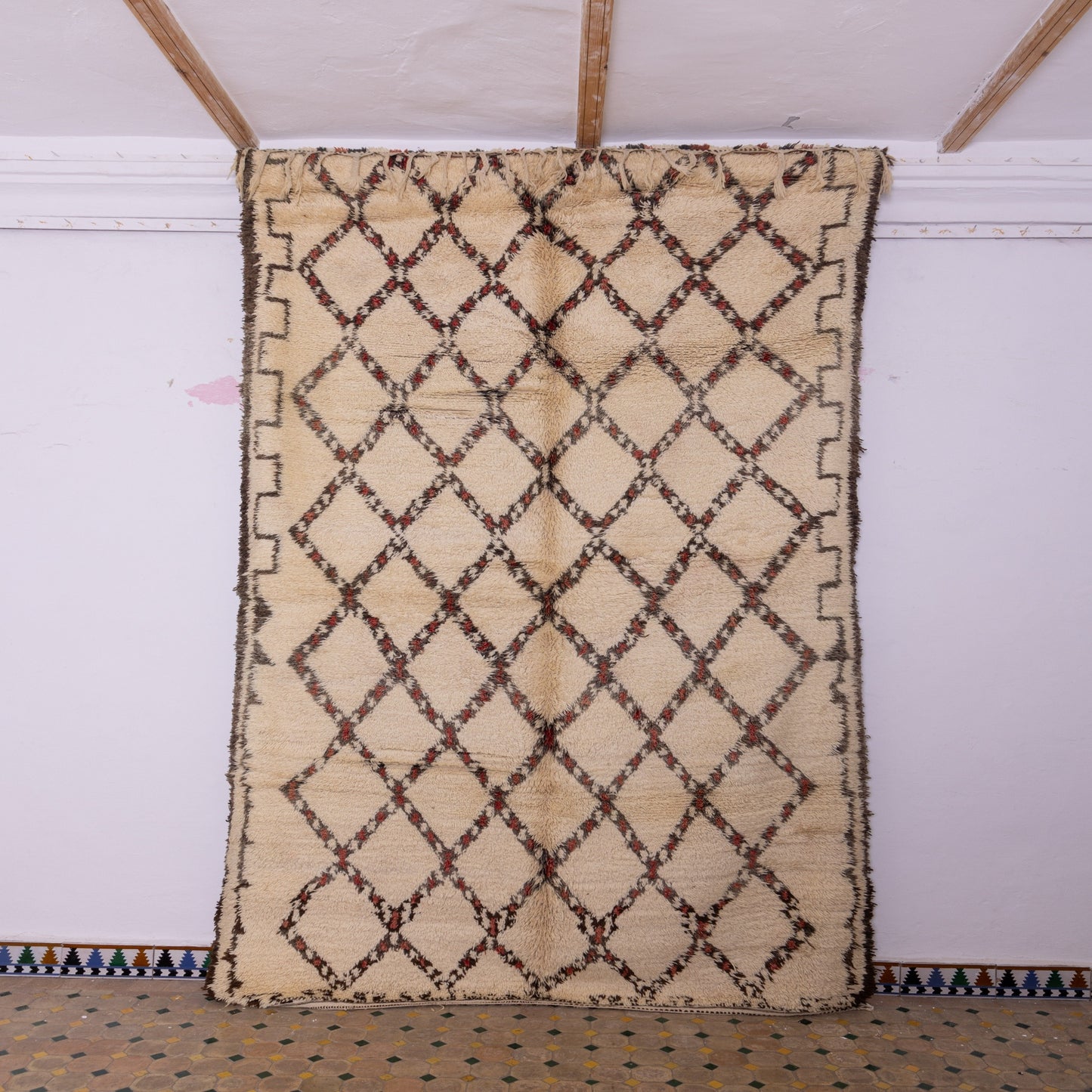 Vintage Moroccan Berber Rug – Handwoven Wool Carpet with Geometric Diamond Patterns ; 11,15 ft  /  6,23 ft