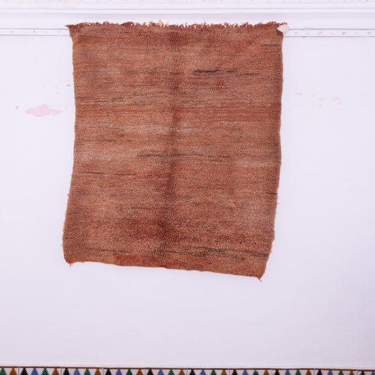 Vintage Moroccan Berber Rug – Handwoven Wool from Moyen Atlas – Warm Earthy Brown & Subtle Tribal Accents – Authentic Beni Mguild Carpet – Bohemian & Rustic Home Decor