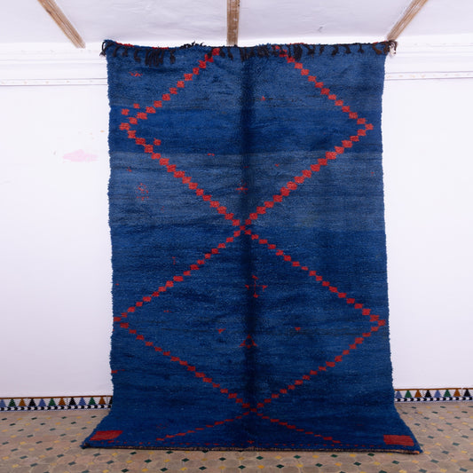 Vintage Moroccan Berber Rug – Handwoven Wool from Moyen Atlas – Deep Blue with Bold Red Geometric Diamond – Authentic Beni Mguild Carpet – Bohemian & Modern Home Decor