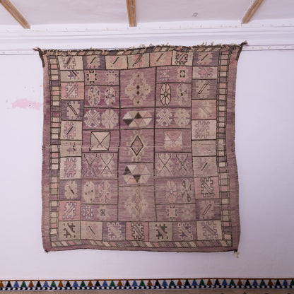 Vintage Moroccan Berber Rug – Handwoven Wool with Tribal Checkerboard Design – Unique Mauve & Beige Tones
