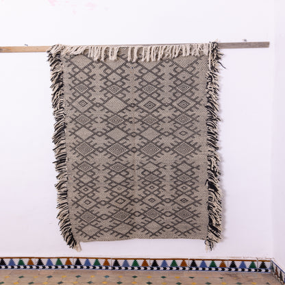 Handwoven Moroccan Akhnif Rug – Black & Ivory Berber Wool Rug ; 5,91 ft / 3,44 ft