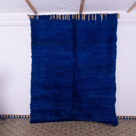 Vintage Moroccan Berber Rug – Handwoven Wool from Moyen Atlas – Deep Majorelle Blue with Fringe – Authentic Beni Mguild Carpet – Bohemian & Modern Home Decor
