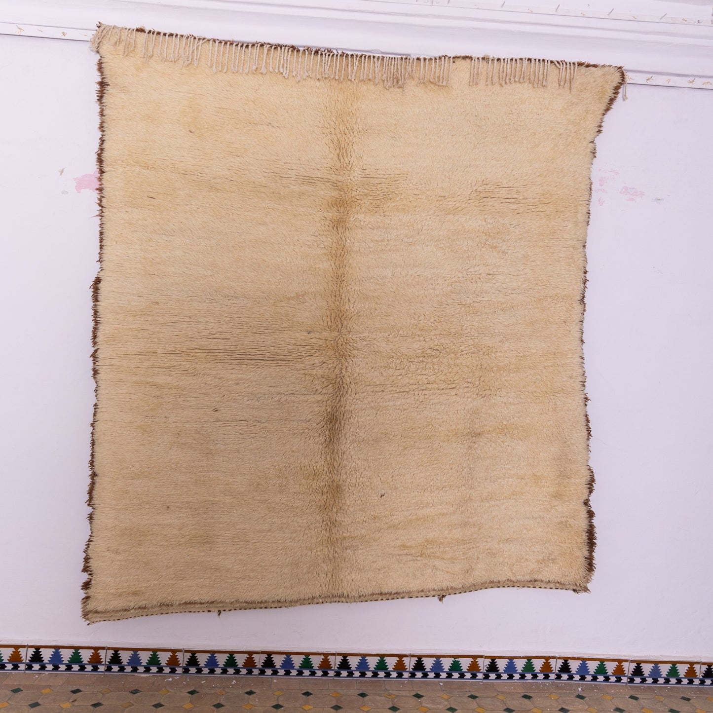 Minimalist Moroccan Beni Ourain Rug | Handwoven Wool Berber Carpet in Soft Ivory ;  8,86 ft / 6,23 ft