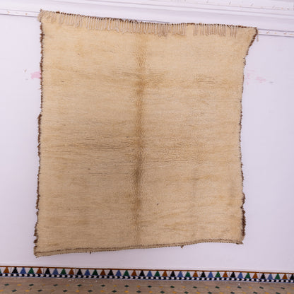 Minimalist Moroccan Beni Ourain Rug | Handwoven Wool Berber Carpet in Soft Ivory ;  8,86 ft / 6,23 ft