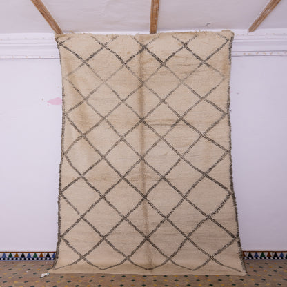 Vintage Moroccan Berber Rug – Handwoven Wool Carpet with Timeless Diamond Lattice Design ; 11,98 ft / 6,23 ft